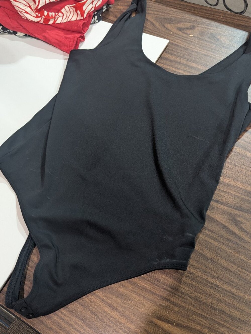 NWT Express Body Contour High Compression Scoop Neck Bodysuit Black Large
